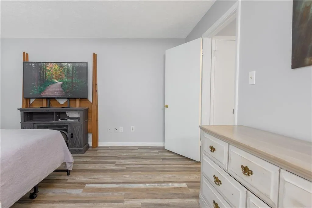 8740 Roswell Road Unit 6c, Atlanta, Georgia 30350, 2 Bedrooms Bedrooms, ,2 BathroomsBathrooms,Residential,Sold,8740 Roswell Road Unit 6c,7414255