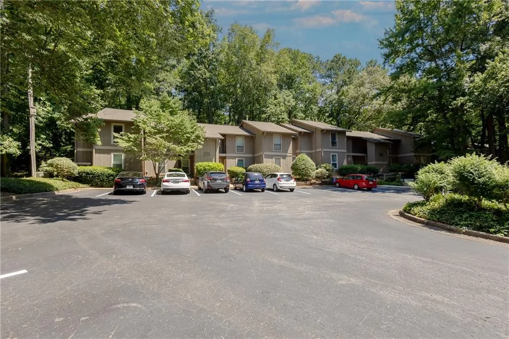 8740 Roswell Road Unit 6c, Atlanta, Georgia 30350, 2 Bedrooms Bedrooms, ,2 BathroomsBathrooms,Residential,Sold,8740 Roswell Road Unit 6c,7414255