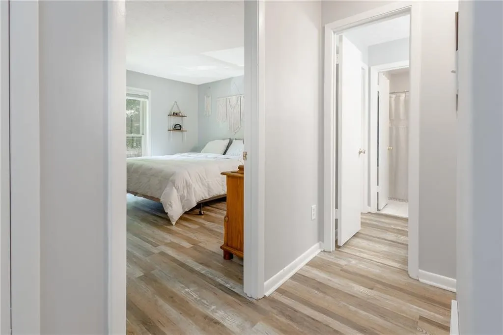 8740 Roswell Road Unit 6c, Atlanta, Georgia 30350, 2 Bedrooms Bedrooms, ,2 BathroomsBathrooms,Residential,Sold,8740 Roswell Road Unit 6c,7414255