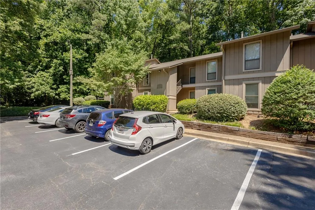 8740 Roswell Road Unit 6c, Atlanta, Georgia 30350, 2 Bedrooms Bedrooms, ,2 BathroomsBathrooms,Residential,Sold,8740 Roswell Road Unit 6c,7414255