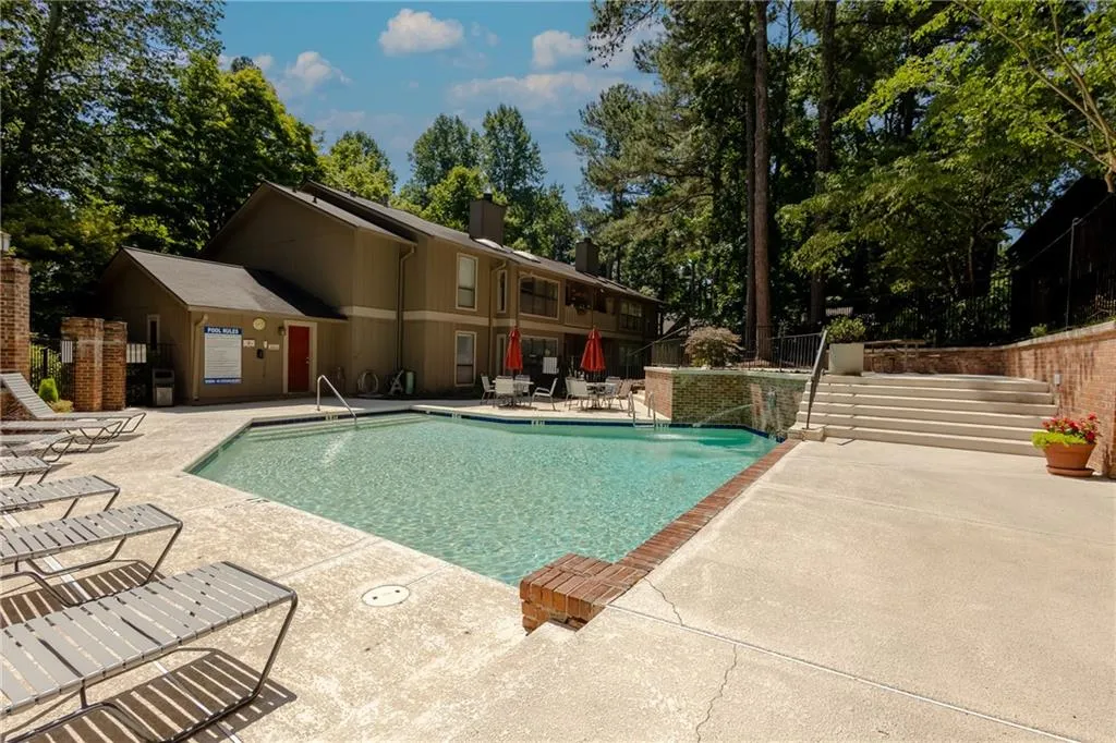 8740 Roswell Road Unit 6c, Atlanta, Georgia 30350, 2 Bedrooms Bedrooms, ,2 BathroomsBathrooms,Residential,Sold,8740 Roswell Road Unit 6c,7414255