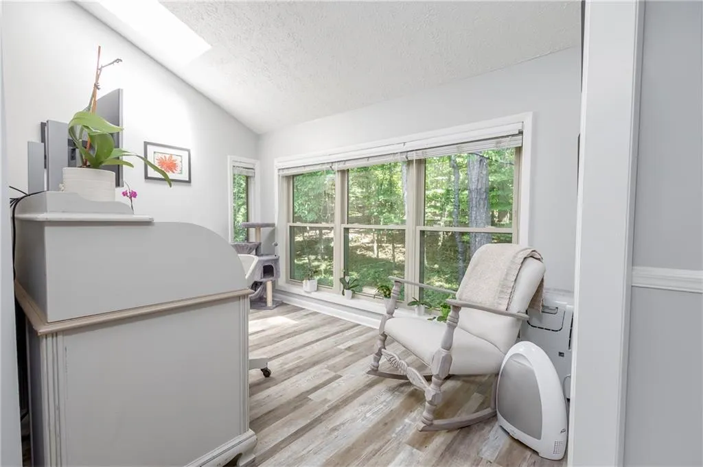 8740 Roswell Road Unit 6c, Atlanta, Georgia 30350, 2 Bedrooms Bedrooms, ,2 BathroomsBathrooms,Residential,Sold,8740 Roswell Road Unit 6c,7414255