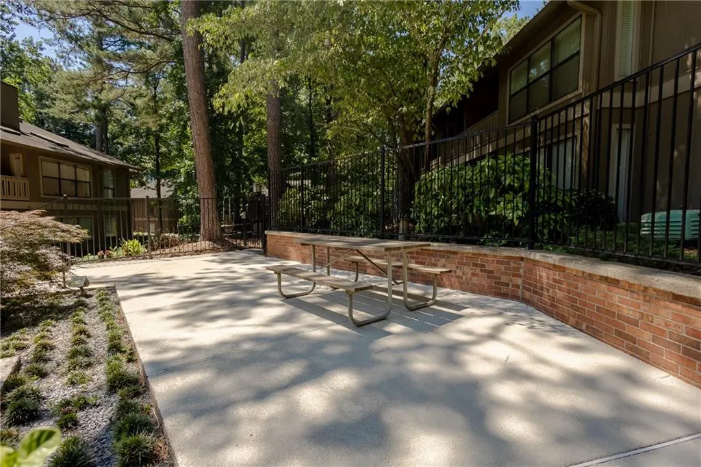 8740 Roswell Road Unit 6c, Atlanta, Georgia 30350, 2 Bedrooms Bedrooms, ,2 BathroomsBathrooms,Residential,Sold,8740 Roswell Road Unit 6c,7414255