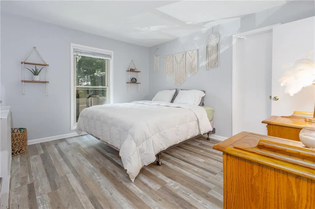 8740 Roswell Road Unit 6c, Atlanta, Georgia 30350, 2 Bedrooms Bedrooms, ,2 BathroomsBathrooms,Residential,Sold,8740 Roswell Road Unit 6c,7414255