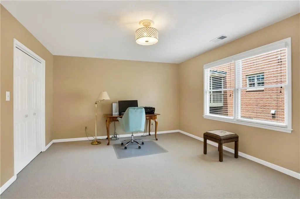 145 Grosvenor Place, Sandy Springs, Georgia 30328, 5 Bedrooms Bedrooms, ,3 BathroomsBathrooms,Residential,Sold,145 Grosvenor Place,6547698