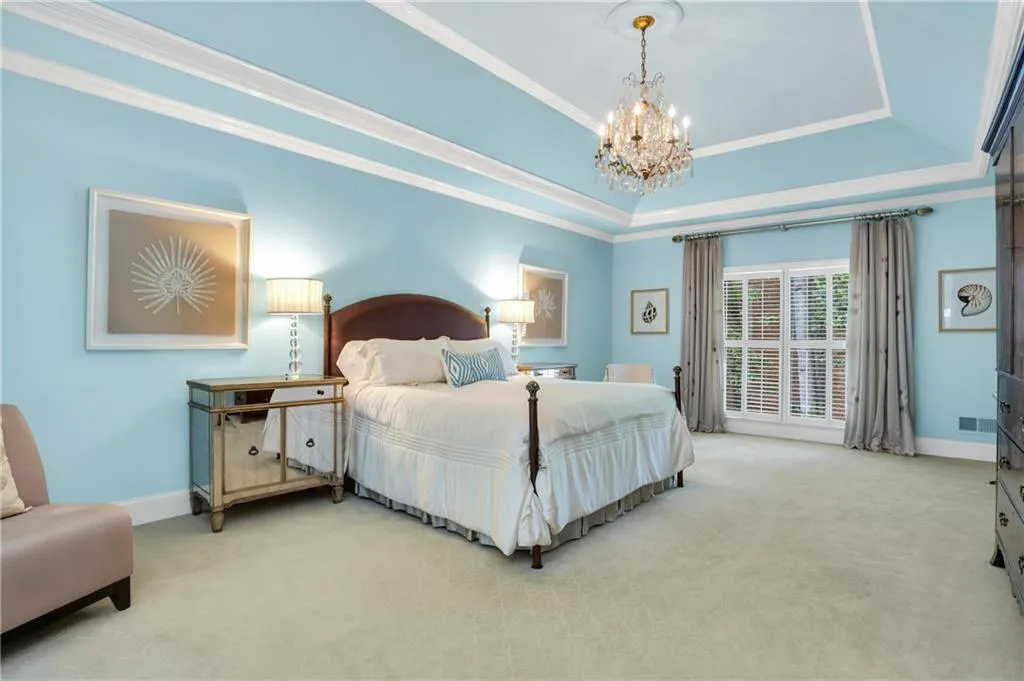 145 Grosvenor Place, Sandy Springs, Georgia 30328, 5 Bedrooms Bedrooms, ,3 BathroomsBathrooms,Residential,Sold,145 Grosvenor Place,6547698
