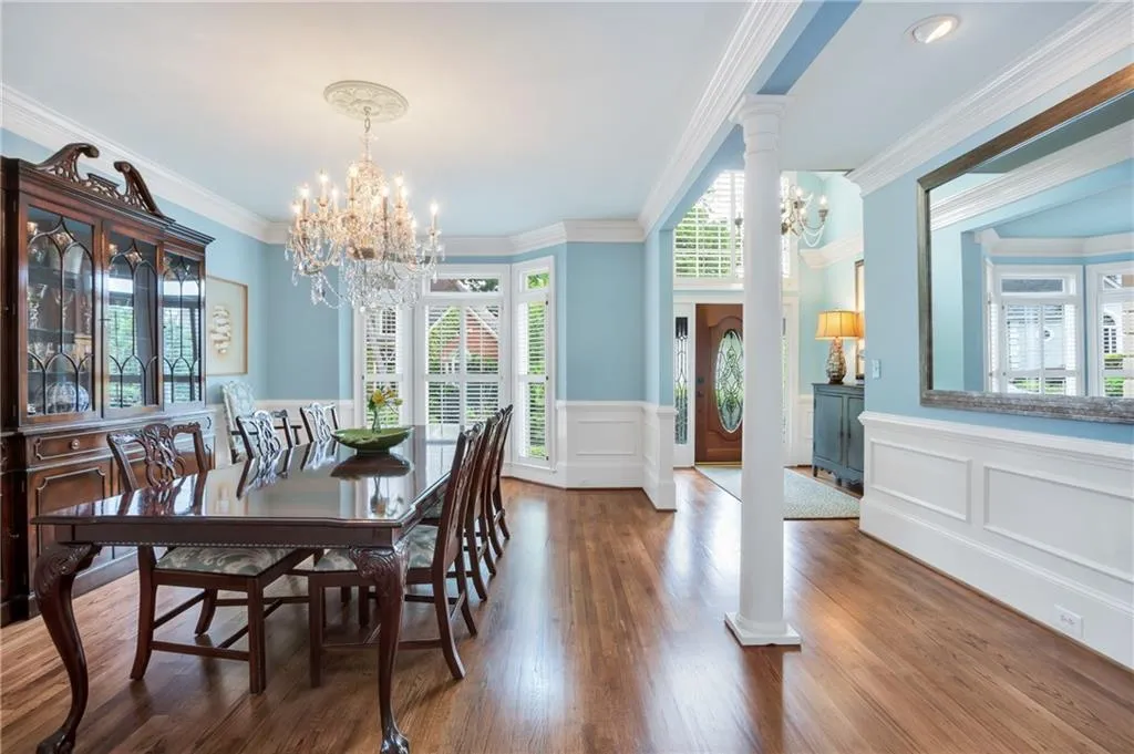 145 Grosvenor Place, Sandy Springs, Georgia 30328, 5 Bedrooms Bedrooms, ,3 BathroomsBathrooms,Residential,Sold,145 Grosvenor Place,6547698