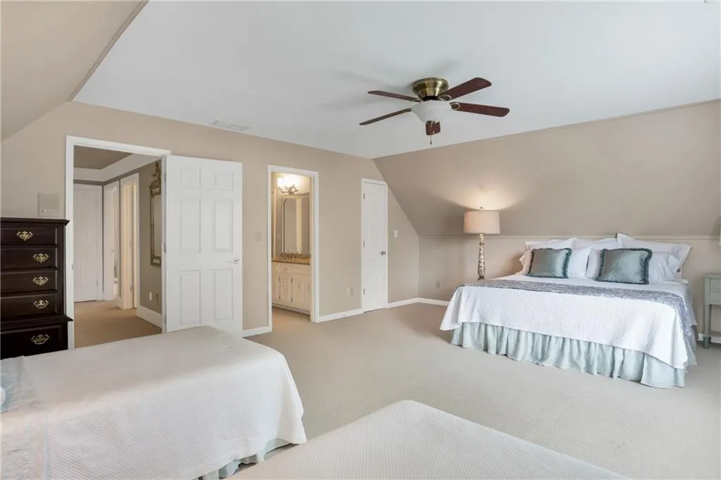 145 Grosvenor Place, Sandy Springs, Georgia 30328, 5 Bedrooms Bedrooms, ,3 BathroomsBathrooms,Residential,Sold,145 Grosvenor Place,6547698