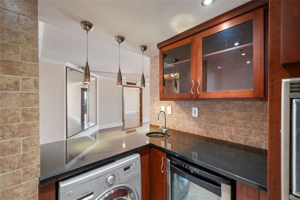 2870 Pharr Court South Nw Unit 2505, Atlanta, Georgia 30305, 2 Bedrooms Bedrooms, ,2 BathroomsBathrooms,Residential,For Sale,2870 Pharr Court South Nw Unit 2505,7648636