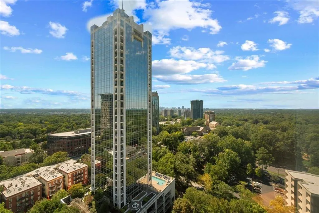 2870 Pharr Court South Nw Unit 2505, Atlanta, Georgia 30305, 2 Bedrooms Bedrooms, ,2 BathroomsBathrooms,Residential,For Sale,2870 Pharr Court South Nw Unit 2505,7648636