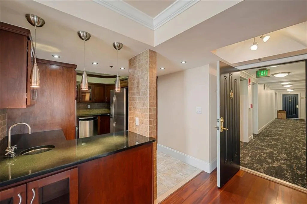 2870 Pharr Court South Nw Unit 2505, Atlanta, Georgia 30305, 2 Bedrooms Bedrooms, ,2 BathroomsBathrooms,Residential,For Sale,2870 Pharr Court South Nw Unit 2505,7648636