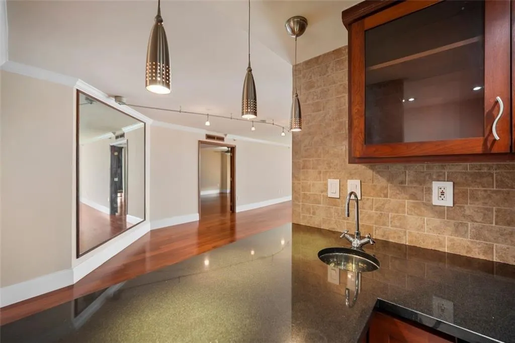 2870 Pharr Court South Nw Unit 2505, Atlanta, Georgia 30305, 2 Bedrooms Bedrooms, ,2 BathroomsBathrooms,Residential,For Sale,2870 Pharr Court South Nw Unit 2505,7648636