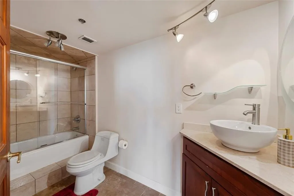 2870 Pharr Court South Nw Unit 2505, Atlanta, Georgia 30305, 2 Bedrooms Bedrooms, ,2 BathroomsBathrooms,Residential,For Sale,2870 Pharr Court South Nw Unit 2505,7648636