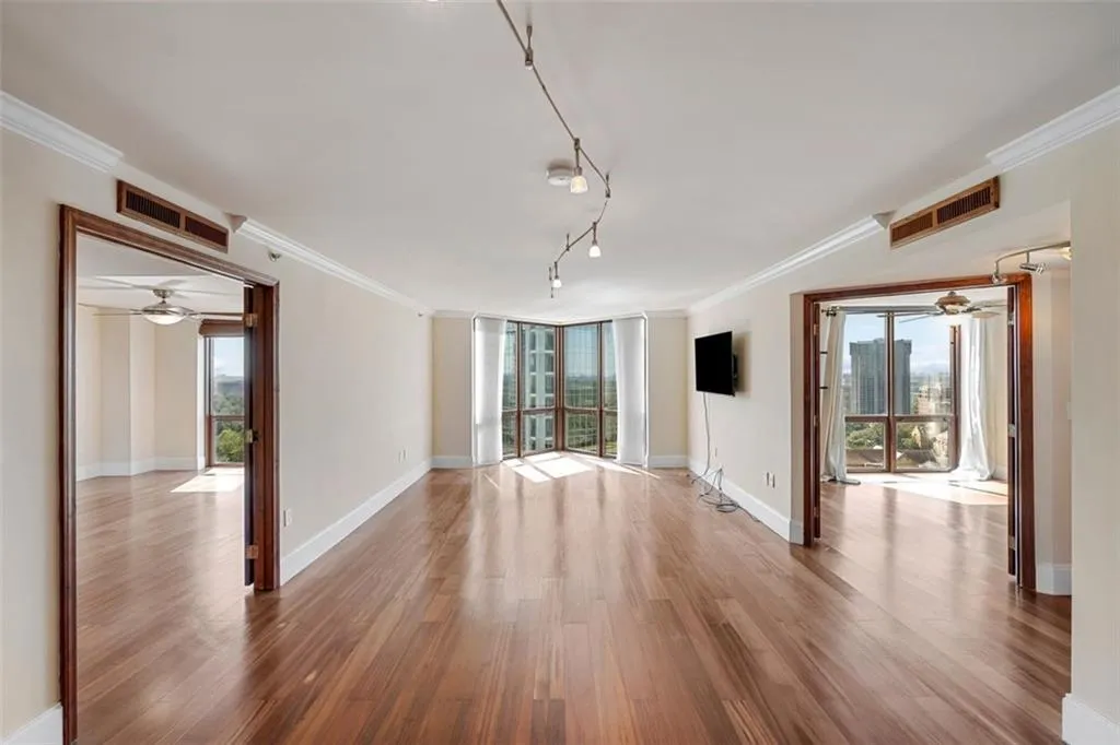 2870 Pharr Court South Nw Unit 2505, Atlanta, Georgia 30305, 2 Bedrooms Bedrooms, ,2 BathroomsBathrooms,Residential,For Sale,2870 Pharr Court South Nw Unit 2505,7648636