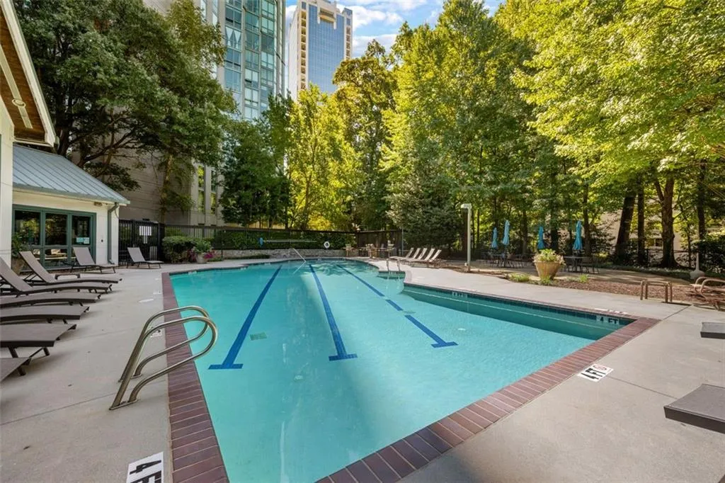 2870 Pharr Court South Nw Unit 2505, Atlanta, Georgia 30305, 2 Bedrooms Bedrooms, ,2 BathroomsBathrooms,Residential,For Sale,2870 Pharr Court South Nw Unit 2505,7648636