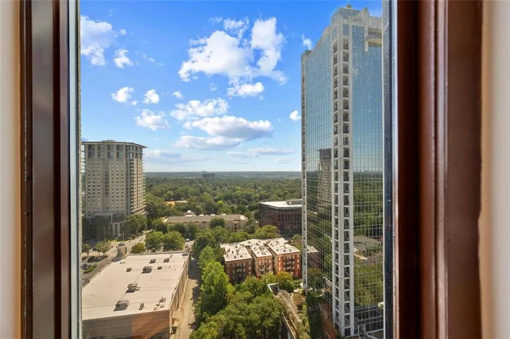 2870 Pharr Court South Nw Unit 2505, Atlanta, Georgia 30305, 2 Bedrooms Bedrooms, ,2 BathroomsBathrooms,Residential,For Sale,2870 Pharr Court South Nw Unit 2505,7648636