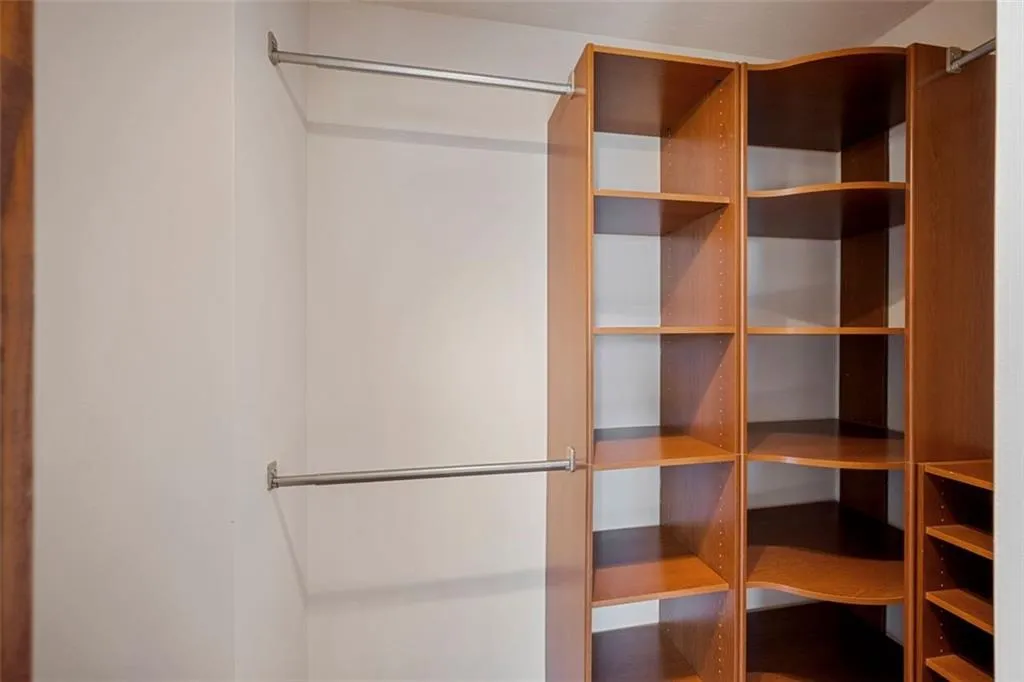 2870 Pharr Court South Nw Unit 2505, Atlanta, Georgia 30305, 2 Bedrooms Bedrooms, ,2 BathroomsBathrooms,Residential,For Sale,2870 Pharr Court South Nw Unit 2505,7648636