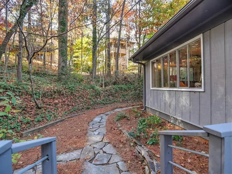 210 N Mill Court, Sandy Springs, Georgia 30328, 3 Bedrooms Bedrooms, ,2 BathroomsBathrooms,Residential,Sold,210 N Mill Court,6648237
