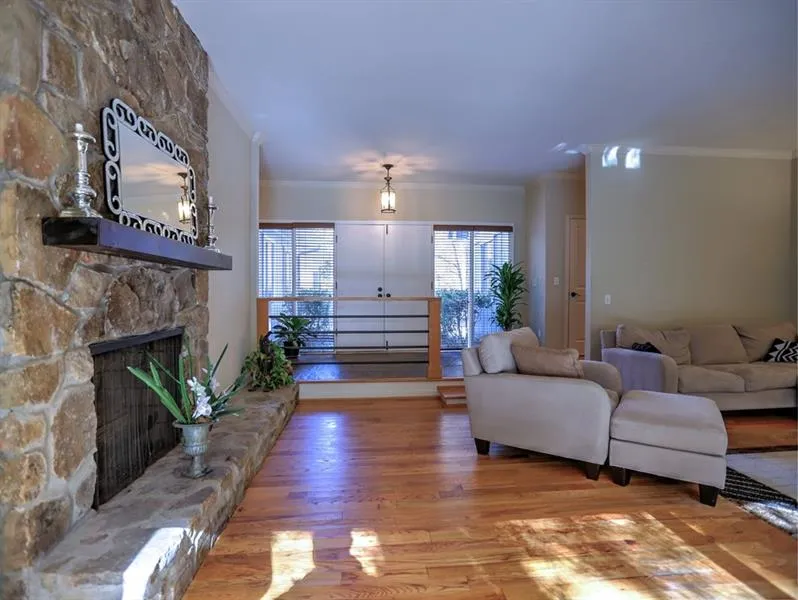 210 N Mill Court, Sandy Springs, Georgia 30328, 3 Bedrooms Bedrooms, ,2 BathroomsBathrooms,Residential,Sold,210 N Mill Court,6648237