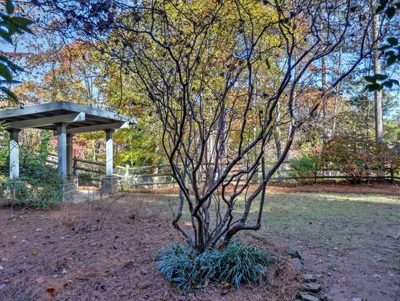 210 N Mill Court, Sandy Springs, Georgia 30328, 3 Bedrooms Bedrooms, ,2 BathroomsBathrooms,Residential,Sold,210 N Mill Court,6648237