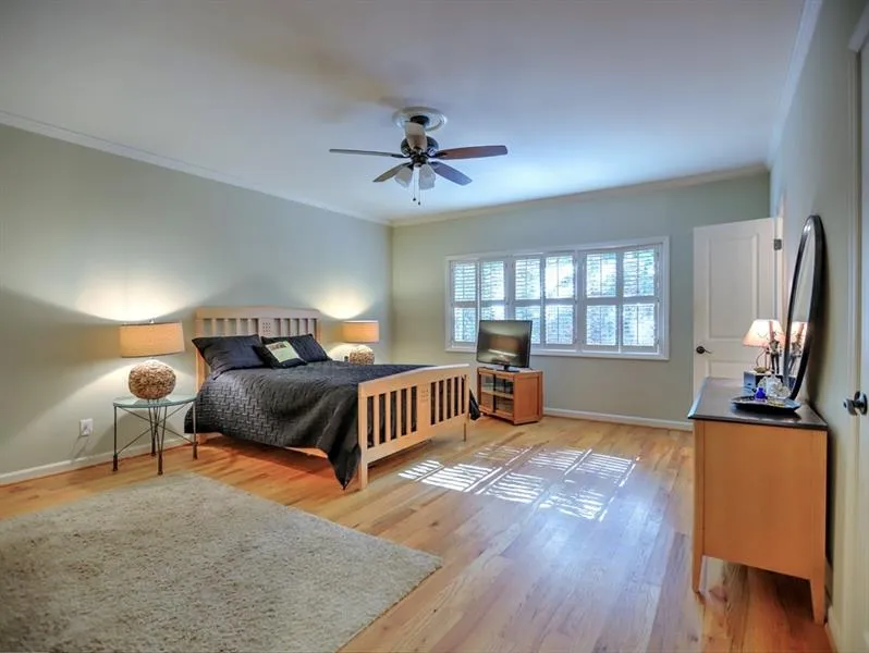 210 N Mill Court, Sandy Springs, Georgia 30328, 3 Bedrooms Bedrooms, ,2 BathroomsBathrooms,Residential,Sold,210 N Mill Court,6648237