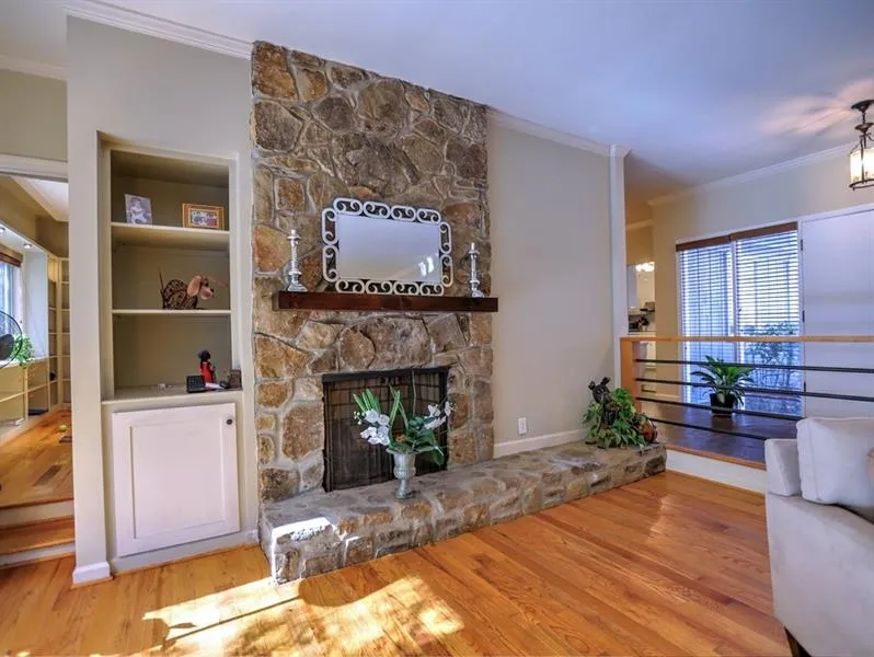 210 N Mill Court, Sandy Springs, Georgia 30328, 3 Bedrooms Bedrooms, ,2 BathroomsBathrooms,Residential,Sold,210 N Mill Court,6648237