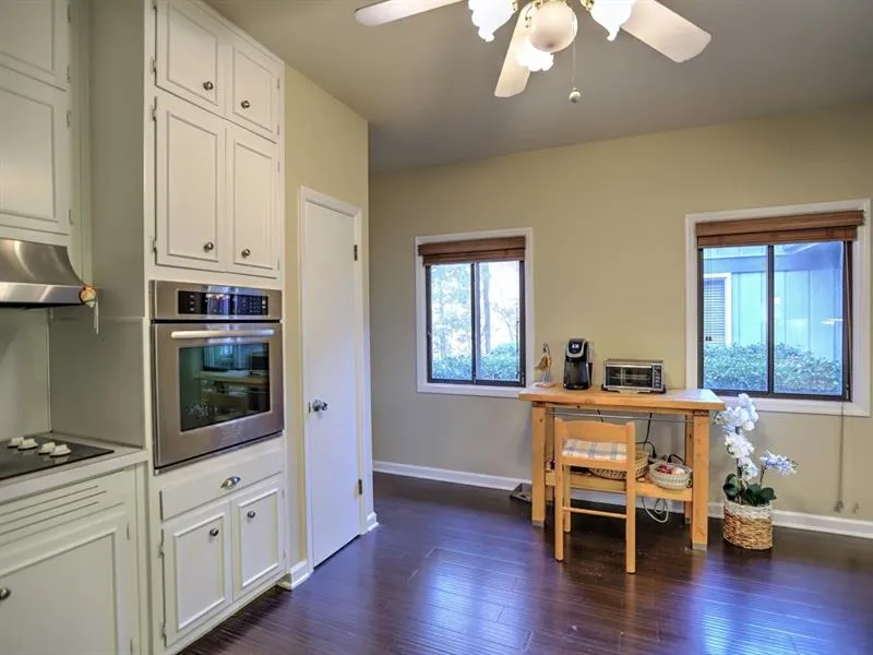 210 N Mill Court, Sandy Springs, Georgia 30328, 3 Bedrooms Bedrooms, ,2 BathroomsBathrooms,Residential,Sold,210 N Mill Court,6648237