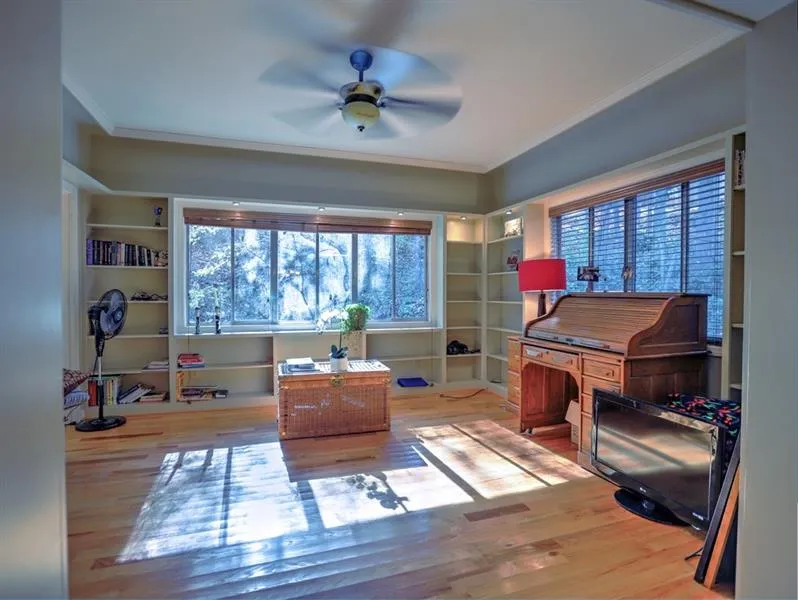 210 N Mill Court, Sandy Springs, Georgia 30328, 3 Bedrooms Bedrooms, ,2 BathroomsBathrooms,Residential,Sold,210 N Mill Court,6648237