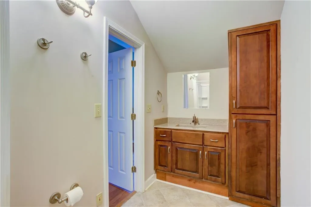 355 Towergate Place, Sandy Springs, Georgia 30350, 3 Bedrooms Bedrooms, ,3 BathroomsBathrooms,Residential,Sold,355 Towergate Place,6915290