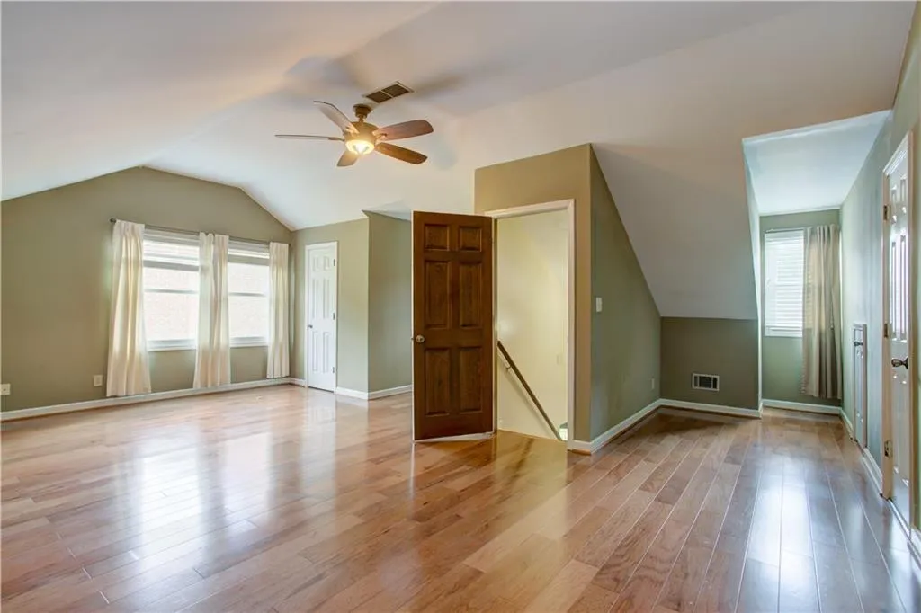 355 Towergate Place, Sandy Springs, Georgia 30350, 3 Bedrooms Bedrooms, ,3 BathroomsBathrooms,Residential,Sold,355 Towergate Place,6915290