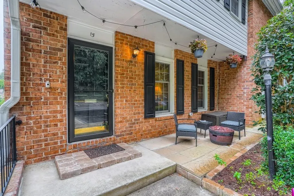 6520 Roswell Road Unit 15, Sandy Springs, Georgia 30328, 3 Bedrooms Bedrooms, ,2 BathroomsBathrooms,Residential,Sold,6520 Roswell Road Unit 15,6945402