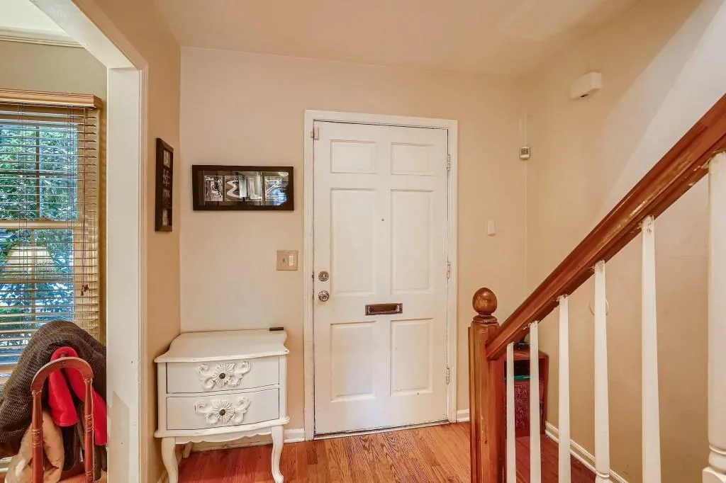 6520 Roswell Road Unit 15, Sandy Springs, Georgia 30328, 3 Bedrooms Bedrooms, ,2 BathroomsBathrooms,Residential,Sold,6520 Roswell Road Unit 15,6945402