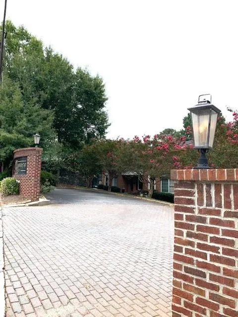 6520 Roswell Road Unit 15, Sandy Springs, Georgia 30328, 3 Bedrooms Bedrooms, ,2 BathroomsBathrooms,Residential,Sold,6520 Roswell Road Unit 15,6945402