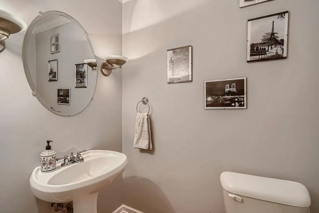 6520 Roswell Road Unit 15, Sandy Springs, Georgia 30328, 3 Bedrooms Bedrooms, ,2 BathroomsBathrooms,Residential,Sold,6520 Roswell Road Unit 15,6945402