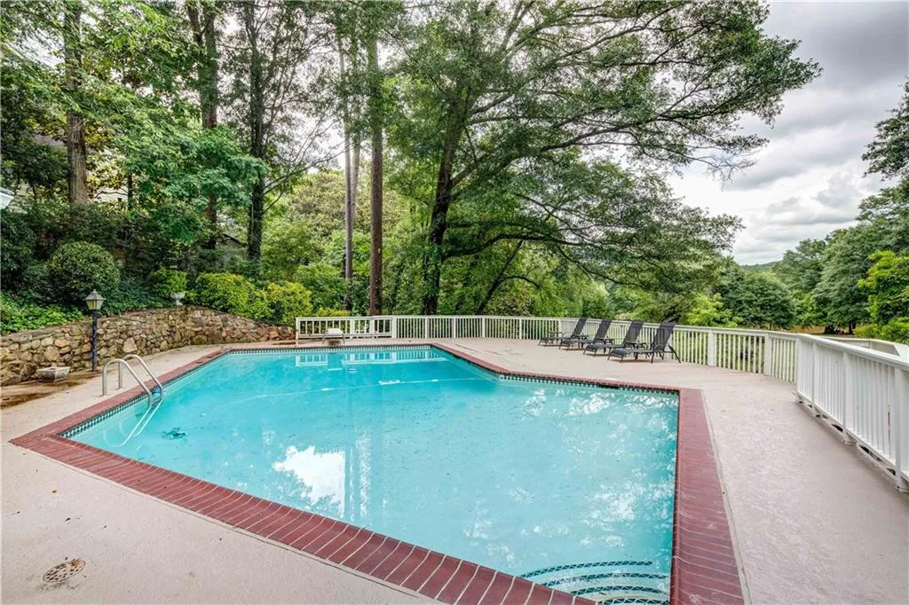 9673 Roberts Drive, Sandy Springs, Georgia 30350, 4 Bedrooms Bedrooms, ,3 BathroomsBathrooms,Residential,Sold,9673 Roberts Drive,5694472