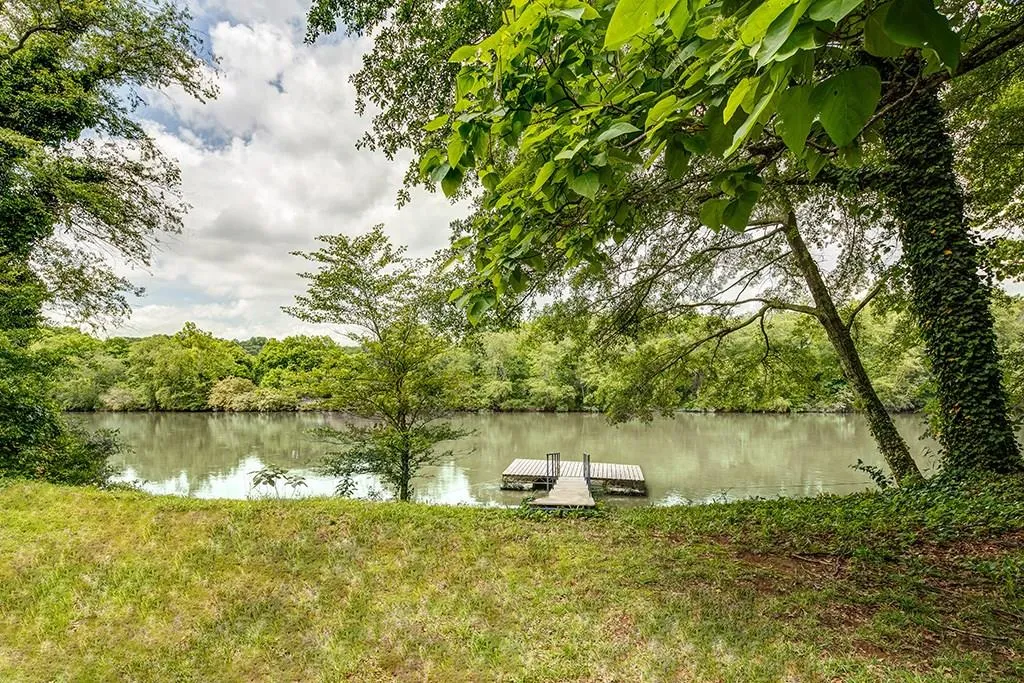 9673 Roberts Drive, Sandy Springs, Georgia 30350, 4 Bedrooms Bedrooms, ,3 BathroomsBathrooms,Residential,Sold,9673 Roberts Drive,5694472