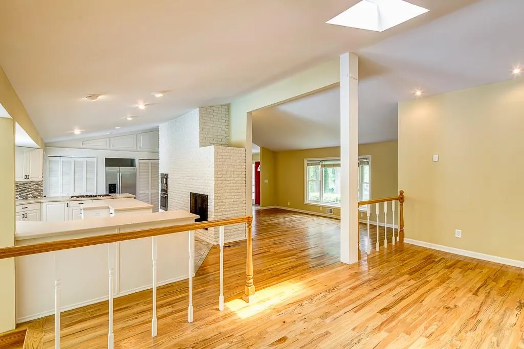 9673 Roberts Drive, Sandy Springs, Georgia 30350, 4 Bedrooms Bedrooms, ,3 BathroomsBathrooms,Residential,Sold,9673 Roberts Drive,5694472