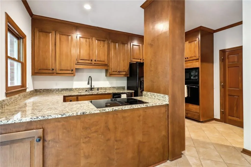 1048 Huntcliff Trace, Sandy Springs, Georgia 30350, 4 Bedrooms Bedrooms, ,2 BathroomsBathrooms,Residential,Sold,1048 Huntcliff Trace,7366285