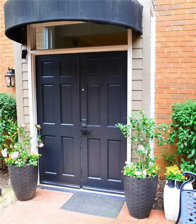 18 Willow Glen Ne Unit 18, Atlanta, Georgia 30342, 4 Bedrooms Bedrooms, ,3 BathroomsBathrooms,Residential,Sold,18 Willow Glen Ne Unit 18,6847969