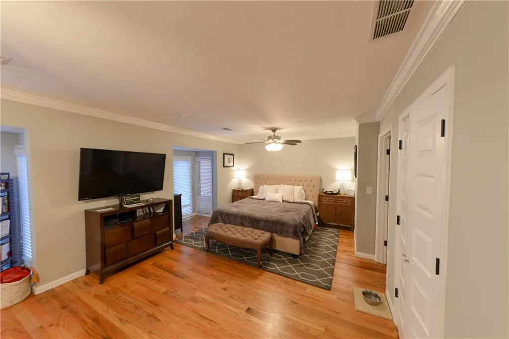 18 Willow Glen Ne Unit 18, Atlanta, Georgia 30342, 4 Bedrooms Bedrooms, ,3 BathroomsBathrooms,Residential,Sold,18 Willow Glen Ne Unit 18,6847969