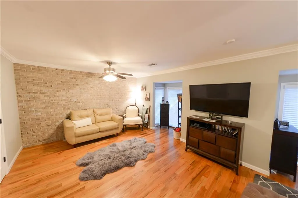 18 Willow Glen Ne Unit 18, Atlanta, Georgia 30342, 4 Bedrooms Bedrooms, ,3 BathroomsBathrooms,Residential,Sold,18 Willow Glen Ne Unit 18,6847969