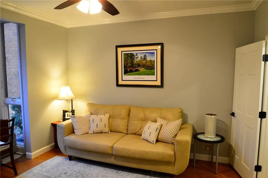 18 Willow Glen Ne Unit 18, Atlanta, Georgia 30342, 4 Bedrooms Bedrooms, ,3 BathroomsBathrooms,Residential,Sold,18 Willow Glen Ne Unit 18,6847969