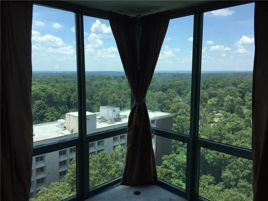 2870 Pharr Court S Unit 2007, Atlanta, Georgia 30305, 1 Bedroom Bedrooms, ,1 BathroomBathrooms,Residential,Sold,2870 Pharr Court S Unit 2007,5708285