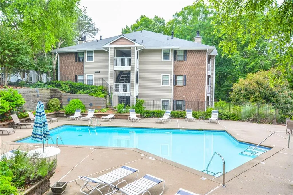 310 Barrington Hills Drive Unit 310, Sandy Springs, Georgia 30350, 2 Bedrooms Bedrooms, ,2 BathroomsBathrooms,Residential,Sold,310 Barrington Hills Drive Unit 310,6559006