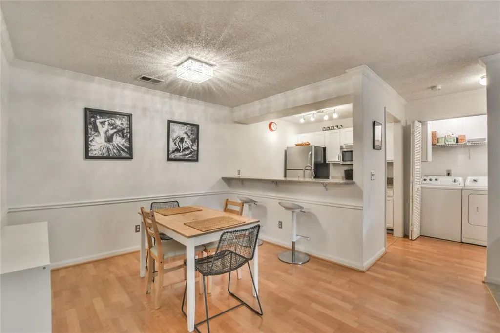 310 Barrington Hills Drive Unit 310, Sandy Springs, Georgia 30350, 2 Bedrooms Bedrooms, ,2 BathroomsBathrooms,Residential,Sold,310 Barrington Hills Drive Unit 310,6559006