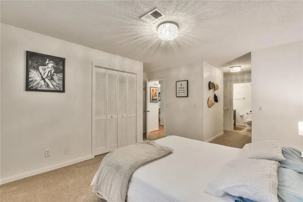 310 Barrington Hills Drive Unit 310, Sandy Springs, Georgia 30350, 2 Bedrooms Bedrooms, ,2 BathroomsBathrooms,Residential,Sold,310 Barrington Hills Drive Unit 310,6559006