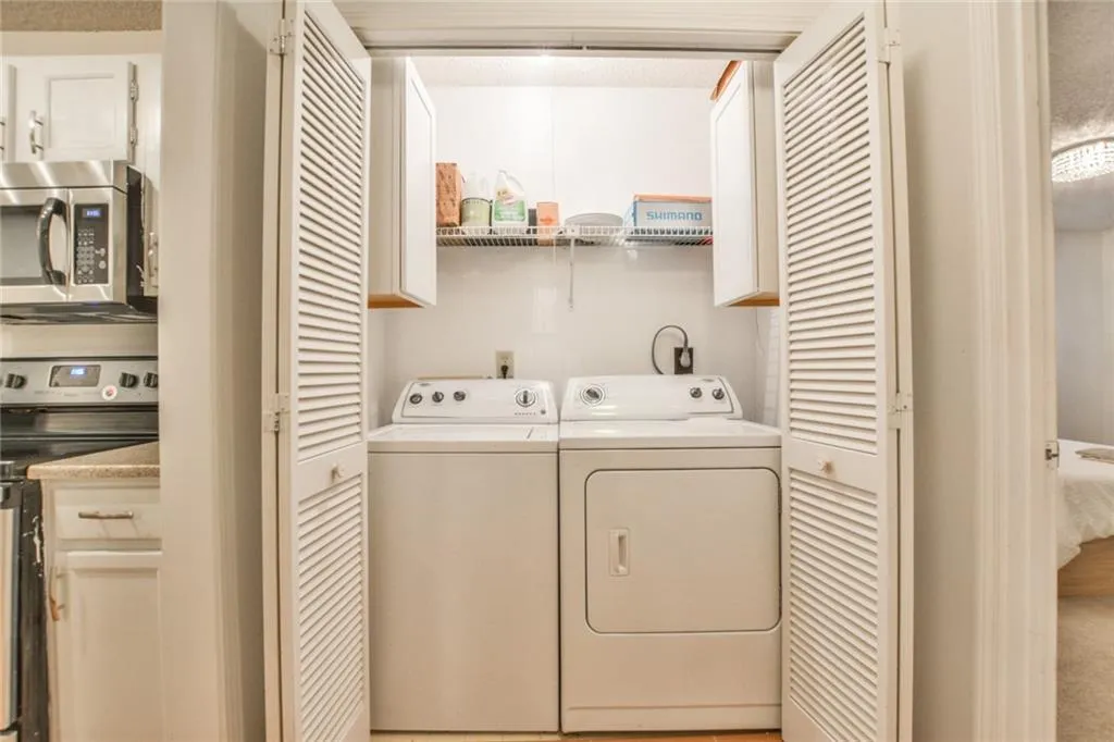 310 Barrington Hills Drive Unit 310, Sandy Springs, Georgia 30350, 2 Bedrooms Bedrooms, ,2 BathroomsBathrooms,Residential,Sold,310 Barrington Hills Drive Unit 310,6559006