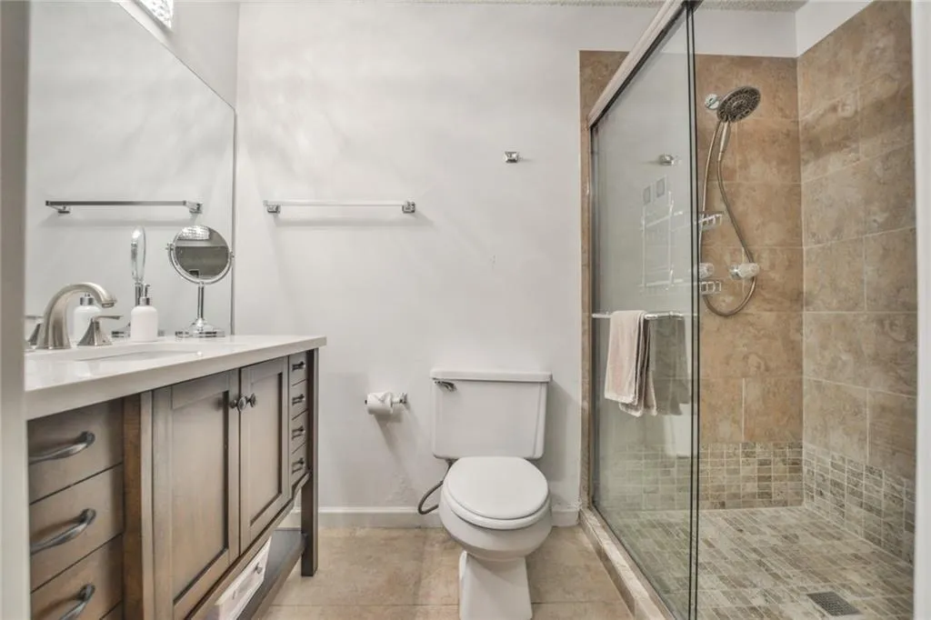 310 Barrington Hills Drive Unit 310, Sandy Springs, Georgia 30350, 2 Bedrooms Bedrooms, ,2 BathroomsBathrooms,Residential,Sold,310 Barrington Hills Drive Unit 310,6559006