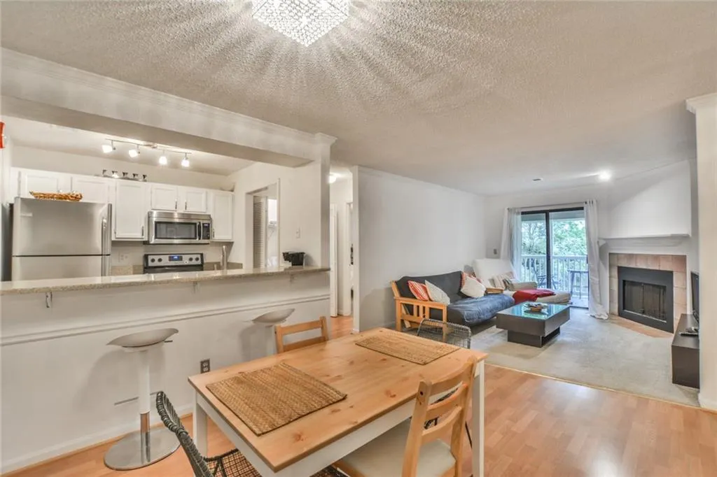 310 Barrington Hills Drive Unit 310, Sandy Springs, Georgia 30350, 2 Bedrooms Bedrooms, ,2 BathroomsBathrooms,Residential,Sold,310 Barrington Hills Drive Unit 310,6559006