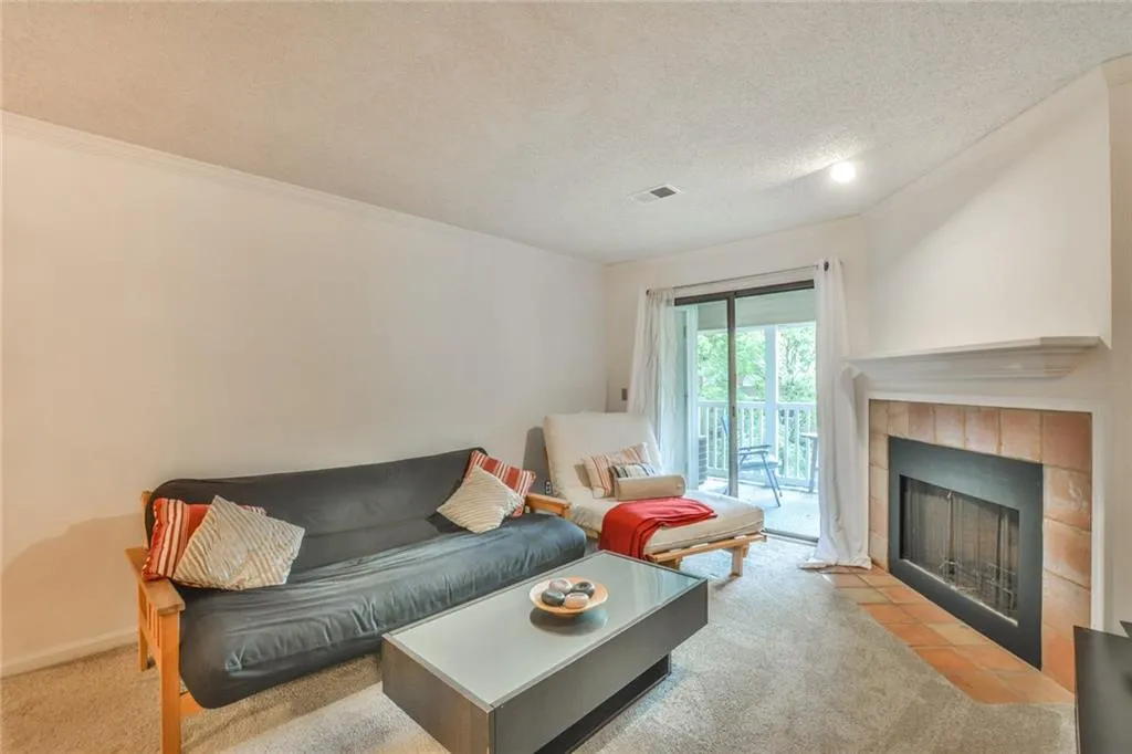 310 Barrington Hills Drive Unit 310, Sandy Springs, Georgia 30350, 2 Bedrooms Bedrooms, ,2 BathroomsBathrooms,Residential,Sold,310 Barrington Hills Drive Unit 310,6559006